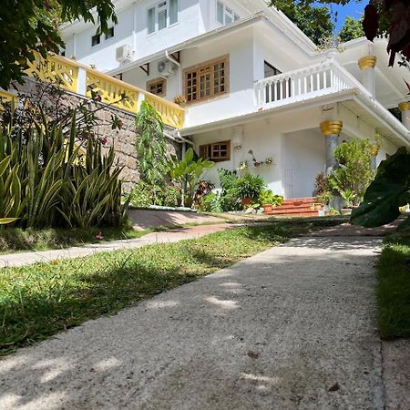 Cavern Apartments Baie Sainte Anne Zewnętrze zdjęcie