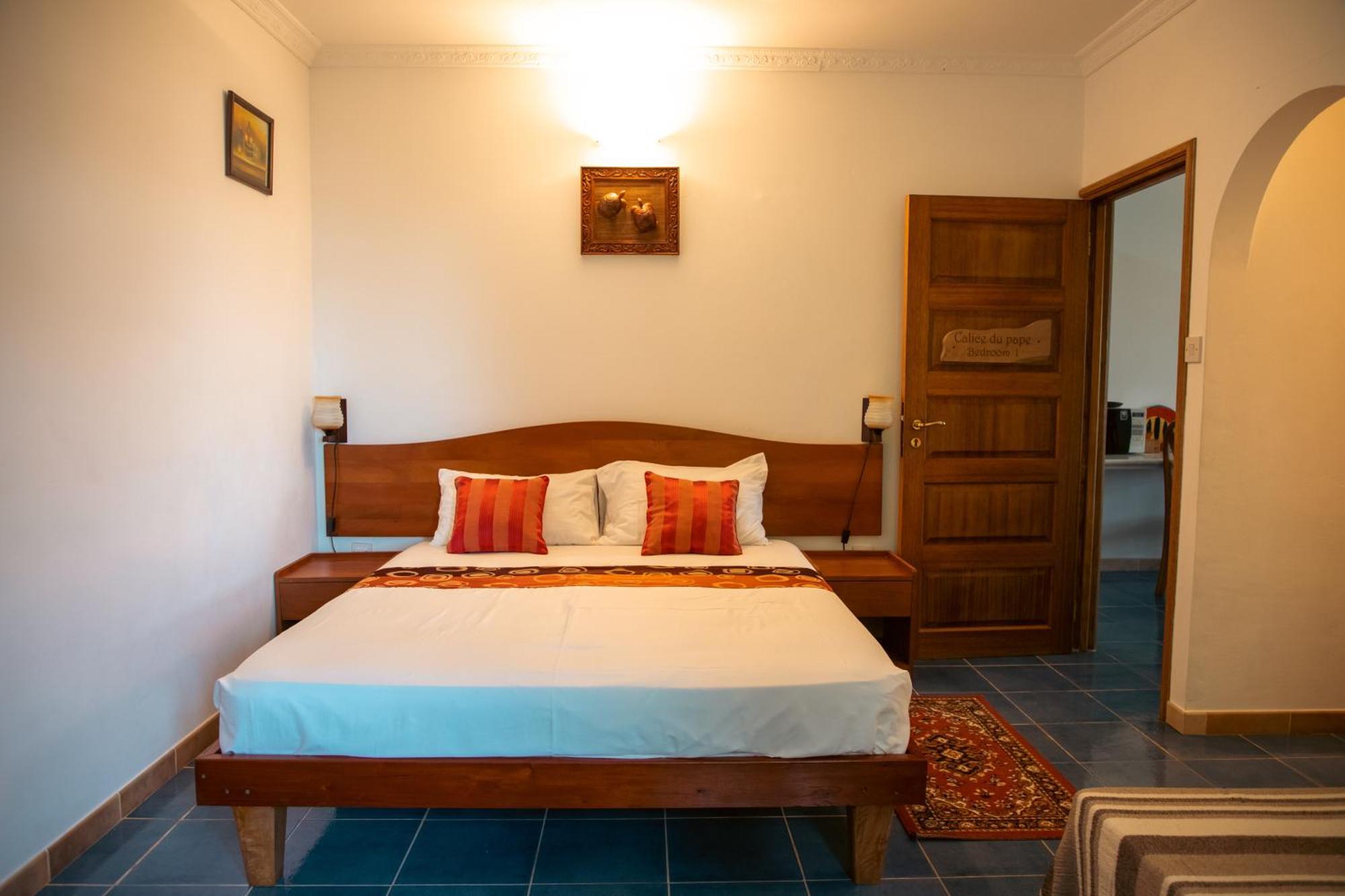 Cavern Apartments Baie Sainte Anne Zewnętrze zdjęcie