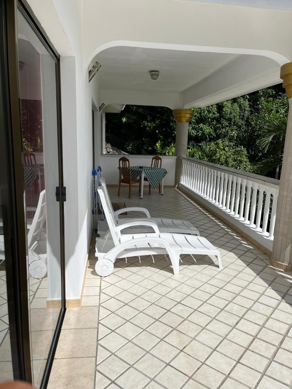 Cavern Apartments Baie Sainte Anne Zewnętrze zdjęcie